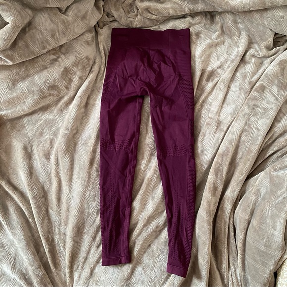 Gymshark Flawless Knit Leggings Ruby Size Small - Picture 6 of 8